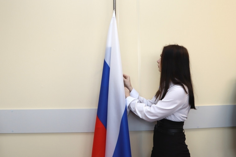 Еженедельная общешкольная линейка.